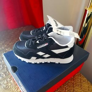 New Classic Reebok 10T